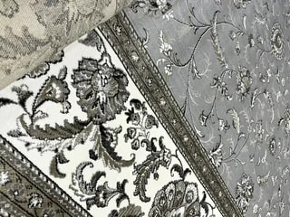 تصویر 1 از فرش ابریشمی گل برجسته در تنوع بسیار